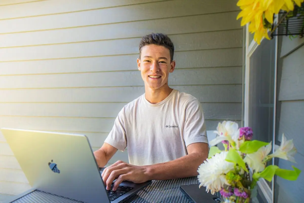 Roseburg Student Builds Software Company