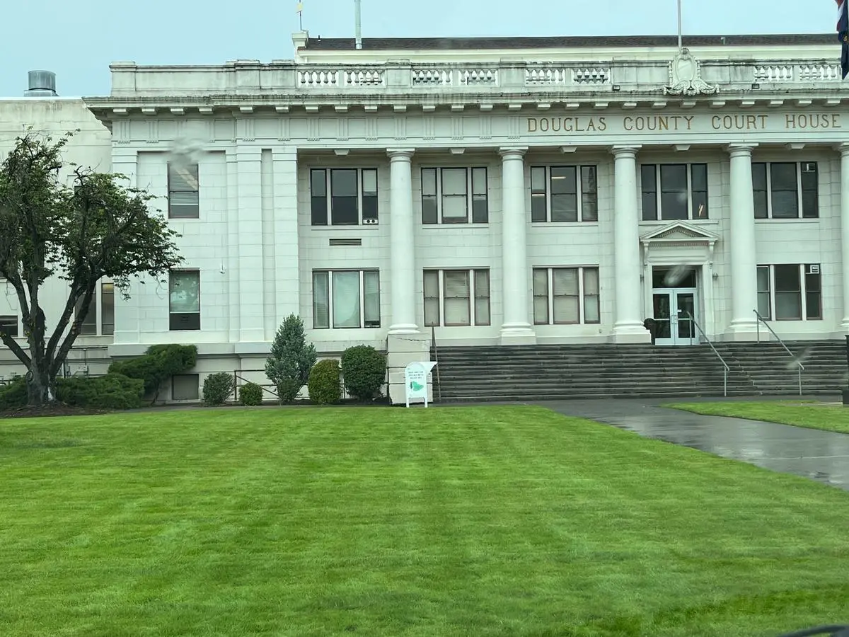 Grand Jury Clears Two Aides in Roseburg Student Injury Case