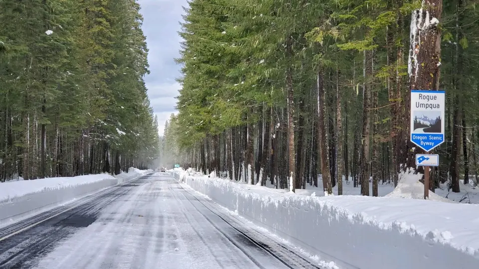 Oregon 230 reopens between Union Creek, Diamond Lake