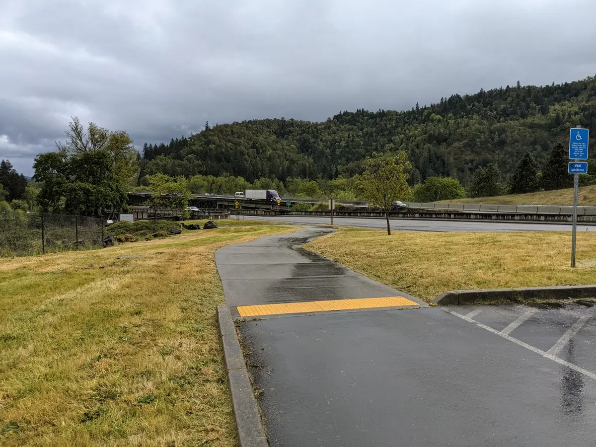 Volunteers Cleanup the Winchester Dam Viewing Area 