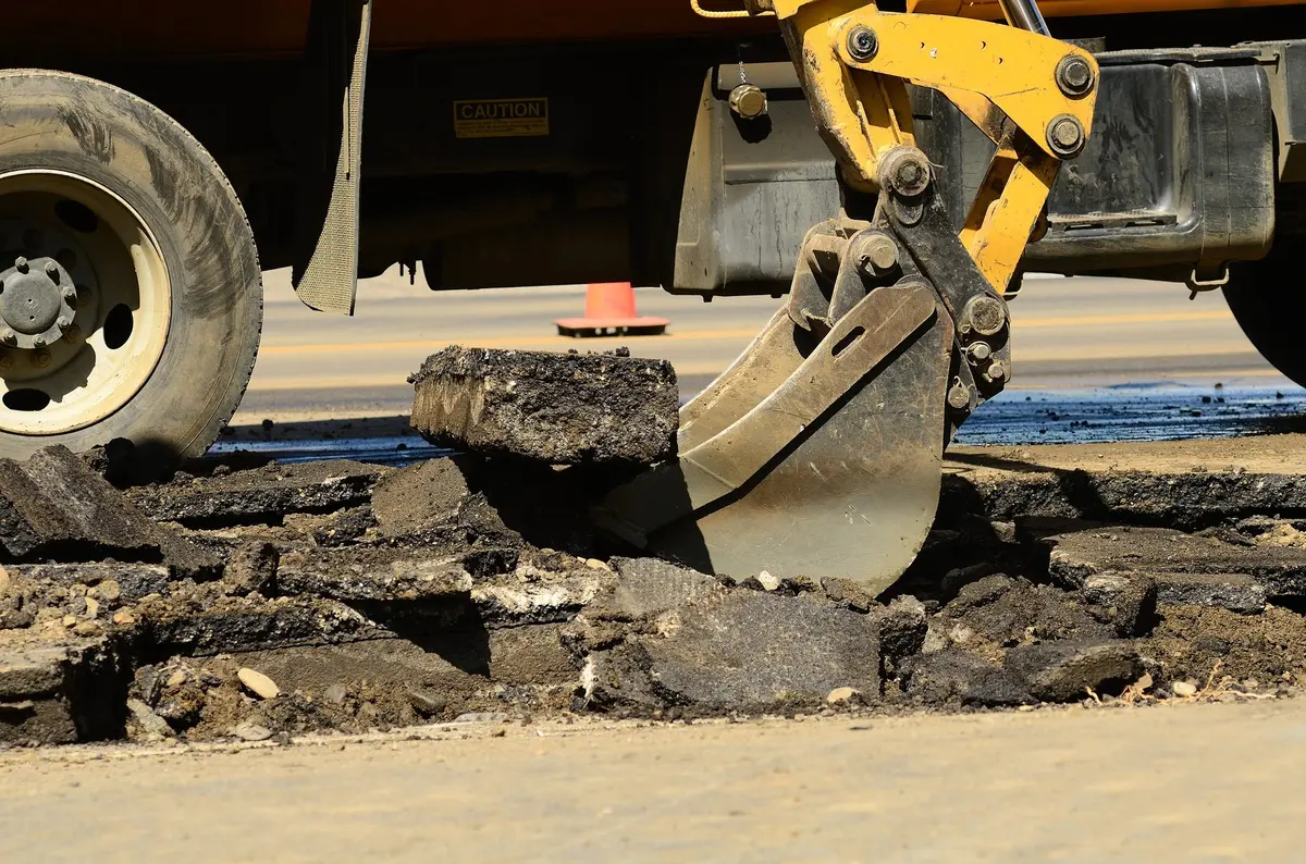 Troost and Calkins Face Summer Delays for Drainage Project