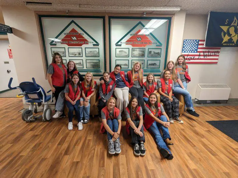 Roseburg High Cheer Teams Support Veterans at VA Campus
