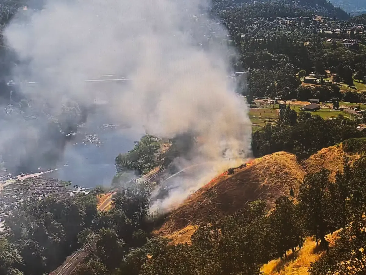 Crews Contain Acre-and-a-Half Fire on Reservoir Hill — Roseburg Tracker