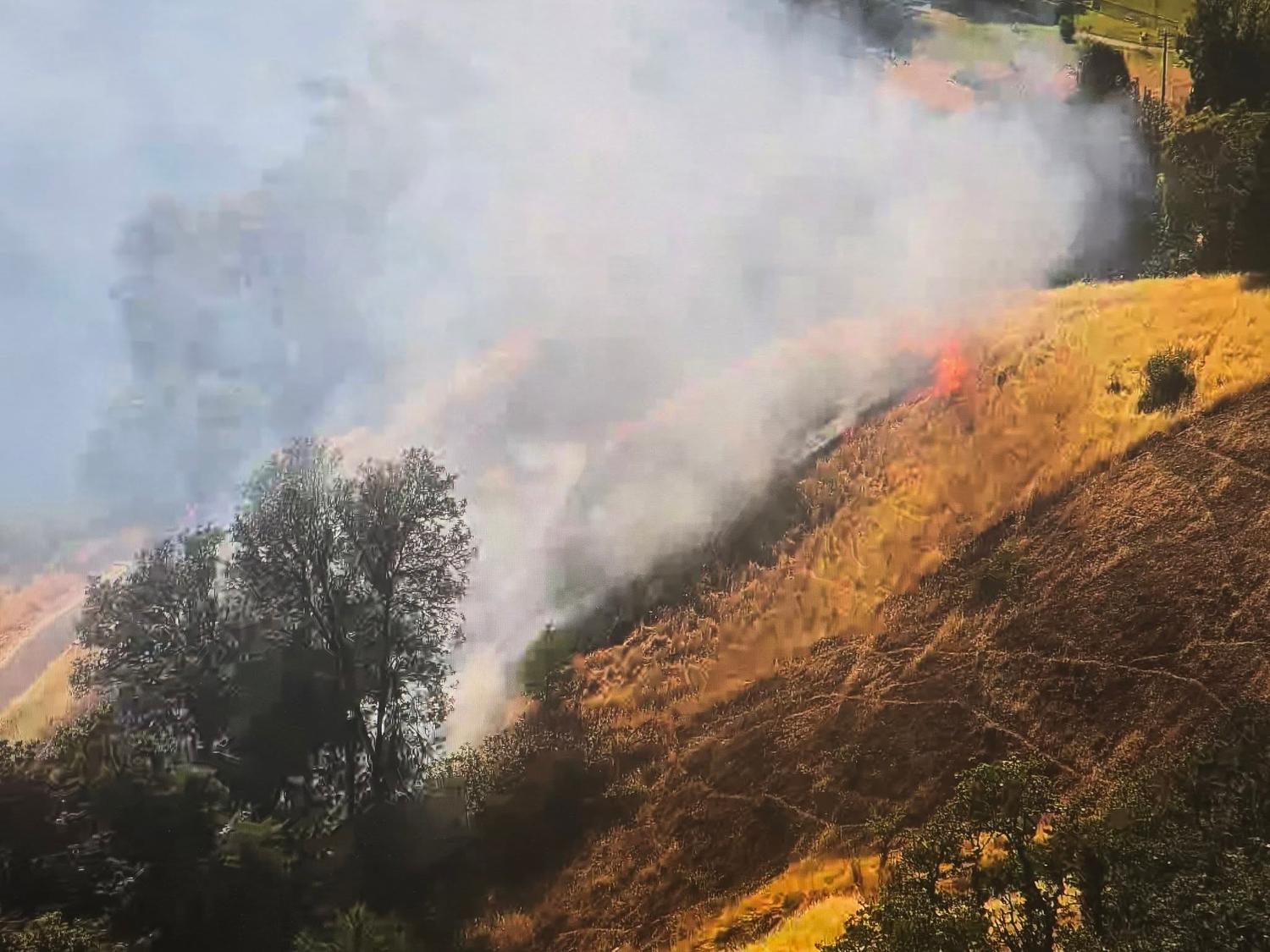 Crews Contain Acre-and-a-Half Fire on Reservoir Hill — Roseburg Tracker