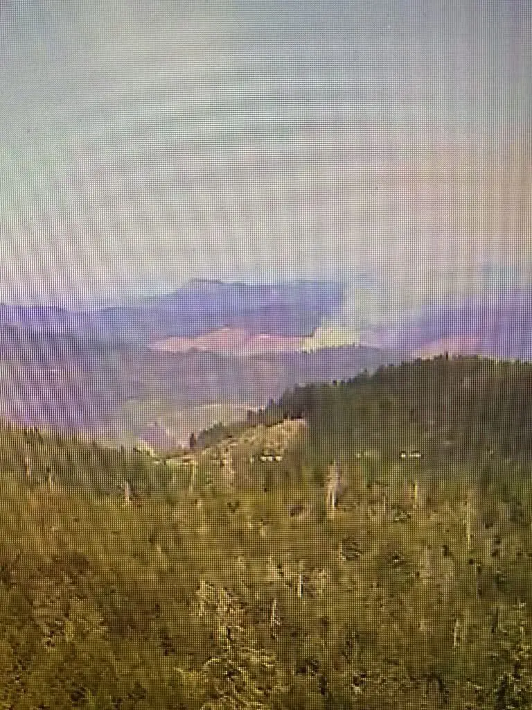 No Structures Threatened as Crews Fight Lunsbury Fire Near Glendale