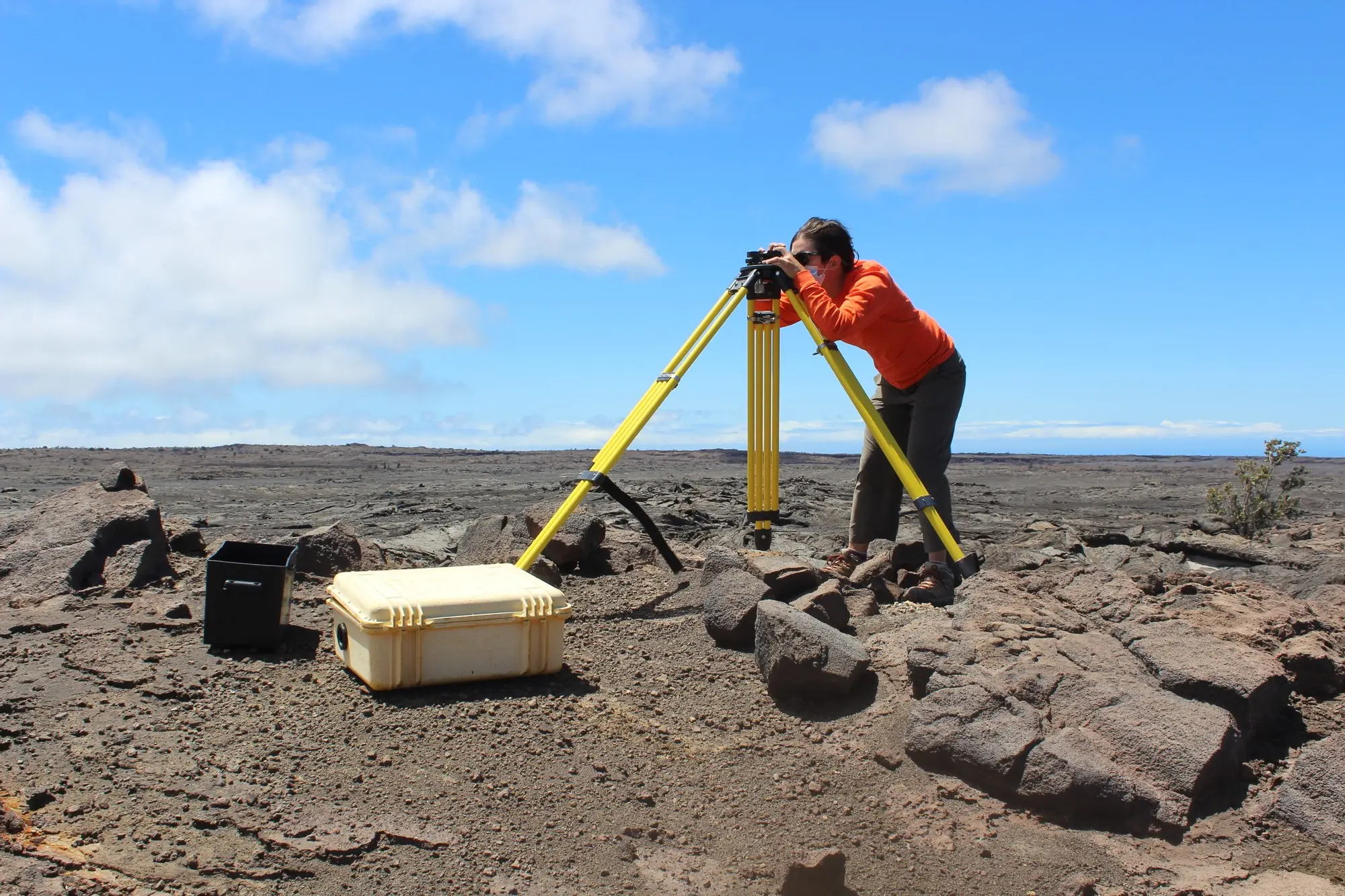 Kīlauea Report: Volcano Swells as Resumption Deadline Approaches ...